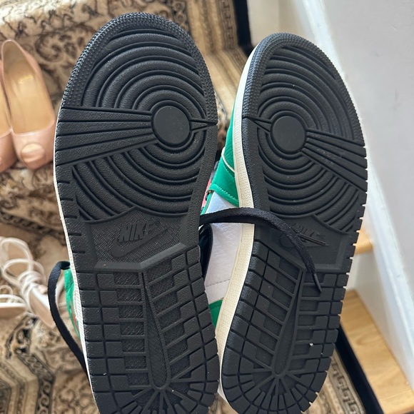 Air Jordan 1 Retro OG “Lucky Green” - Picture 6 of 7